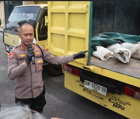 HUKUM! Sindikat Penyelundupan 11,2 Ton Timah Ilegal ke Malaysia Berhasil Dibongkar